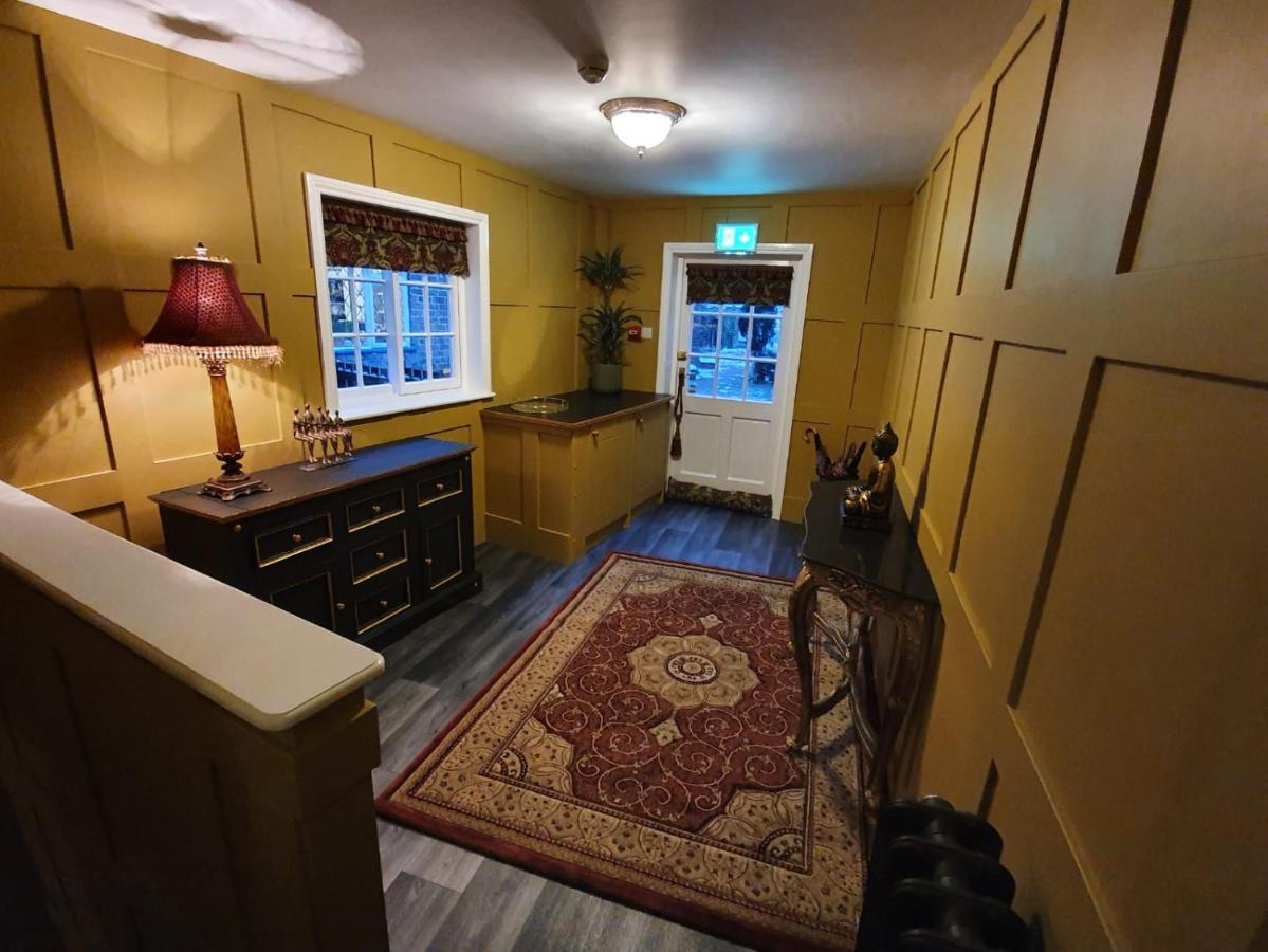 Albert House Brigg Luaran gambar