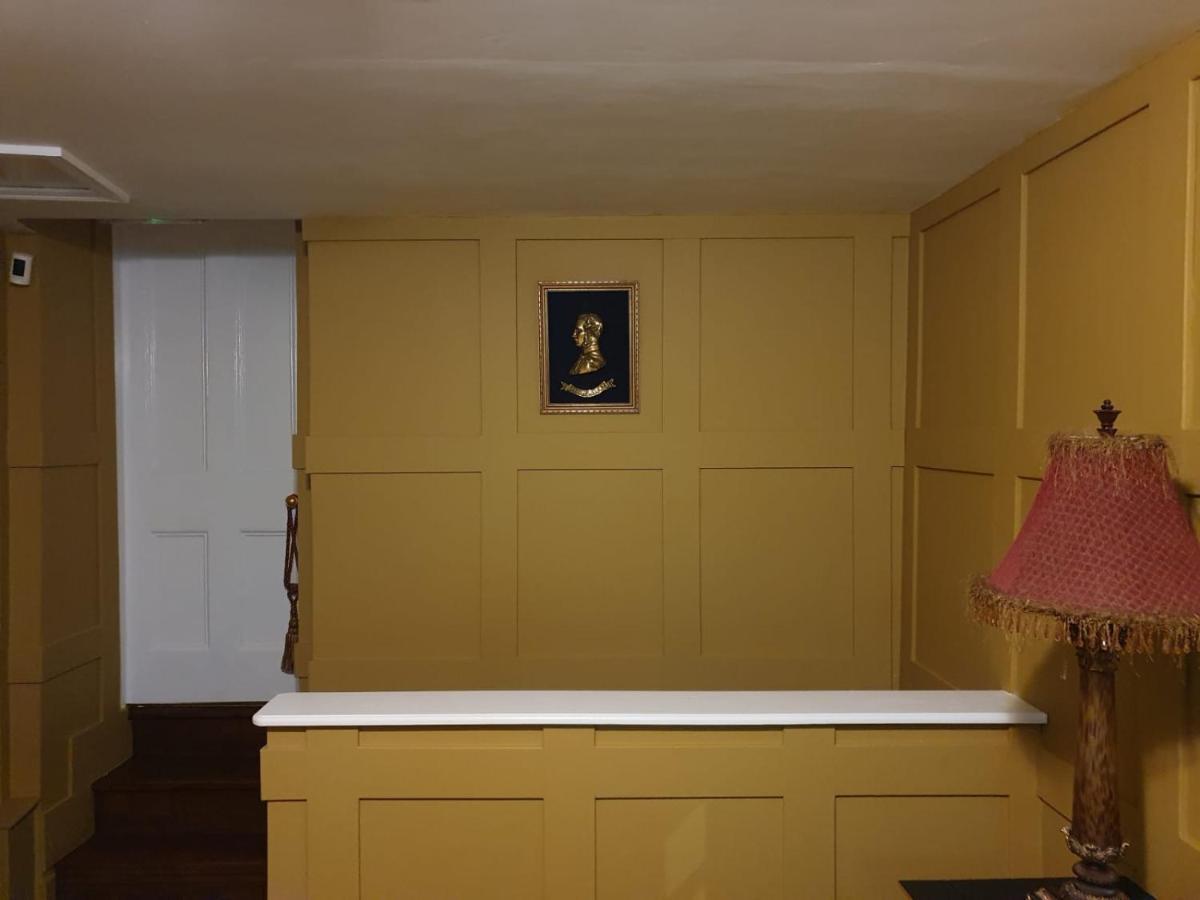 Albert House Brigg Luaran gambar