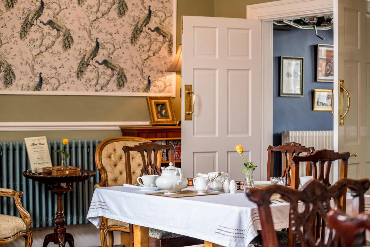 Albert House Brigg Luaran gambar